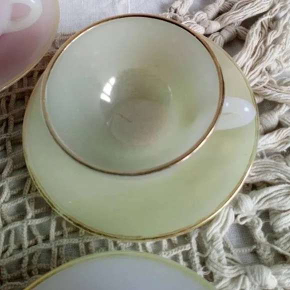 Vintage 60s Arcopal Harlequin Espresso Cups, Opaline Pastel, French Midcentury - Picture 8 of 16